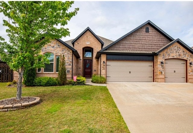 Beautiful executive rental in Liberty Bell subdivision at the corner of Cave Springs and Rogers. Bentonville ISD; 4 bedrooms (all downstairs) and a bonus room and full bathroom upstairs. Full irrigation system, lawn service, refrigerator, washer & dryer included in rent. Close proximity to Mount Hebron Park, Pinnacle and Promenade Shopping and Restaurants. 3-car garage and screened in back patio with a gas fireplace. Amazing neighborhood to live in. No pets and no smoking at this property. All applicants over 18 must fill out an application.
