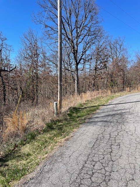 Large building lot with privacy. Great location near Scottsdale. Common area on one side and behind.
2 miles to Branchwood Rec center, 4 miles to Highlands Club.