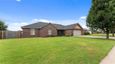 Photo of 3416 Garrett Lane, Springdale, AR 72764 (MLS # 1357412)