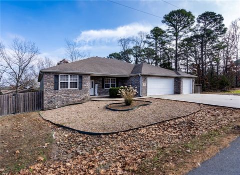 Photo of 22 Bassingham Lane, Bella Vista, AR 72715 (MLS # 1330003)