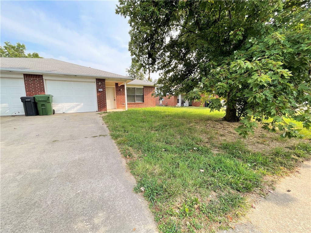 Cute 2 bedroom, 2 bath home in the Patrick Place Subdivision. Close to schools and shopping. Features include brand new hard surface flooring throughout, new paint, walk-in closets, and washer and dryer hookups. Owner provides a Refrigerator for Resident use.