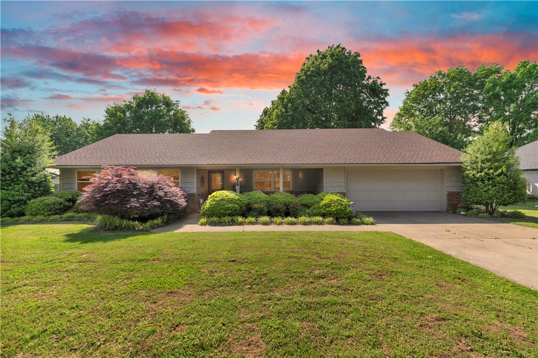 Western Oaks Place Iii - Residential