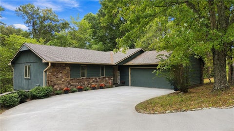 Photo of 8 Helmsley Lane, Bella Vista, AR 72715 (MLS # 1365677)