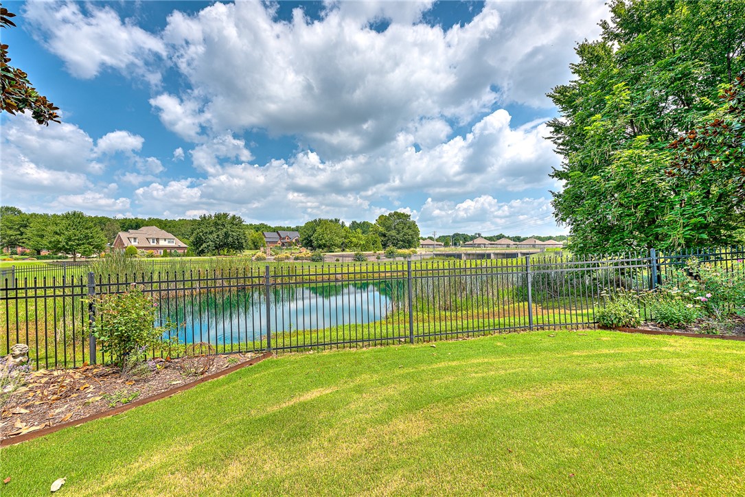 Cross Creek Rogers - Residential