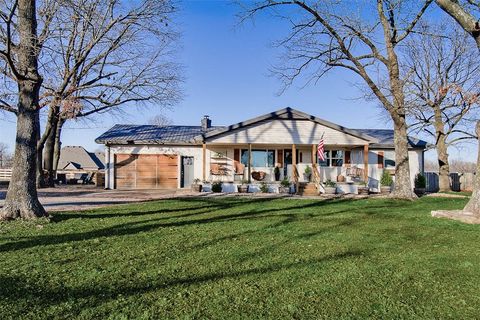 Photo of 9940 Kitty Road, Gravette, AR 72736 (MLS # 1331413)