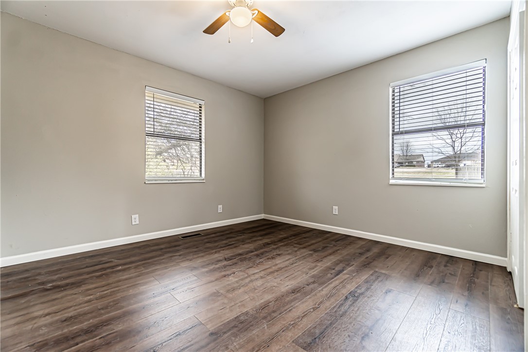 Hewitt Place Siloam Spgs - Residential Lease