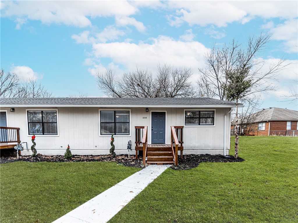 Hewitt Place Siloam Spgs - Residential Lease