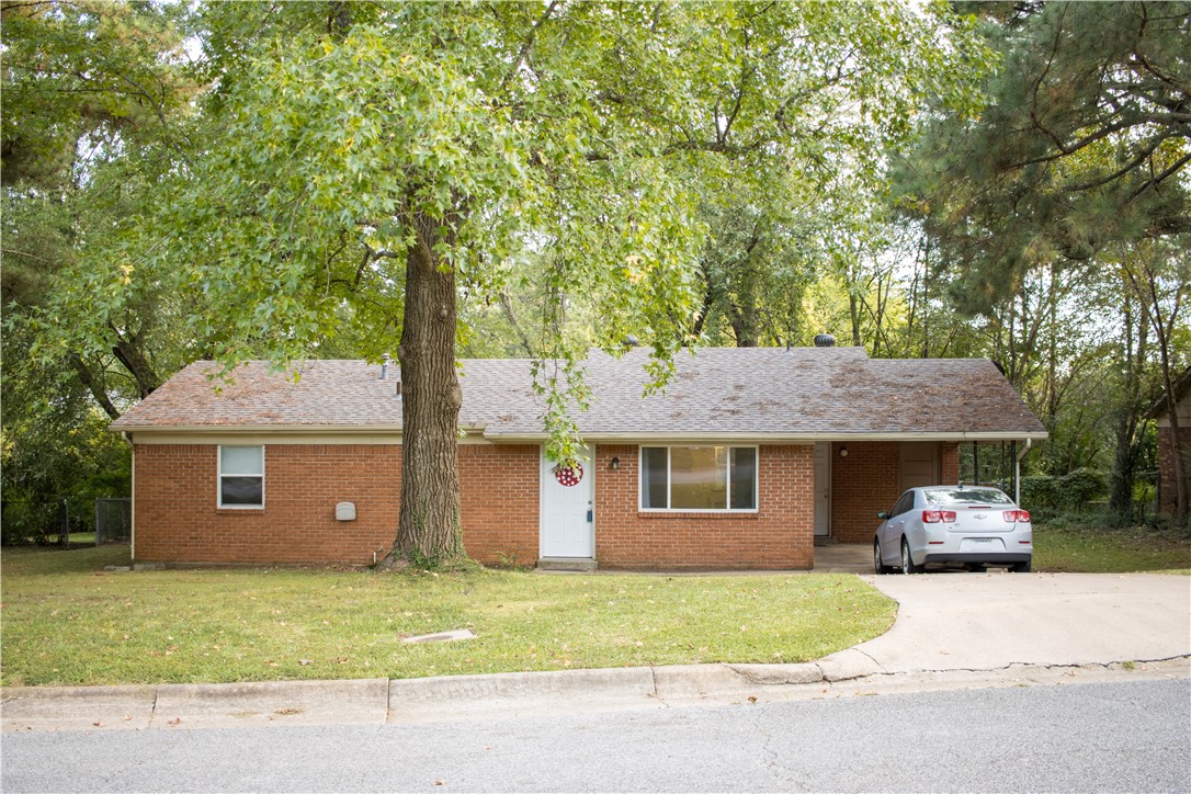 RARE JOHNSON AREA OPPORTUNITY!
This charming 3-bedroom, 2-bath home has been thoughtfully updated inside and out, offering peace of mind for years to come. Recent improvements include a new roof (Oct. 2023), AC unit (Aug. 2021), and fresh paint throughout with new blinds (Aug. 2025). All three bedrooms feature brand-new spill-repellent laminate flooring (Aug. 2025), giving the home a clean, modern feel.
Enjoy the functional layout with a spacious living area, natural light, and backyard perfect for kids or pets to run around in. Conveniently located near schools, parks, shopping, and easy I-49 access, this home combines comfort and convenience in one great package.
Don’t miss this move-in ready gem—schedule your showing today!