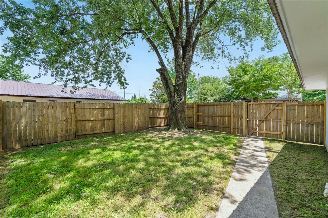 Fayetteville Outlots Annex 2000 - Residential Income