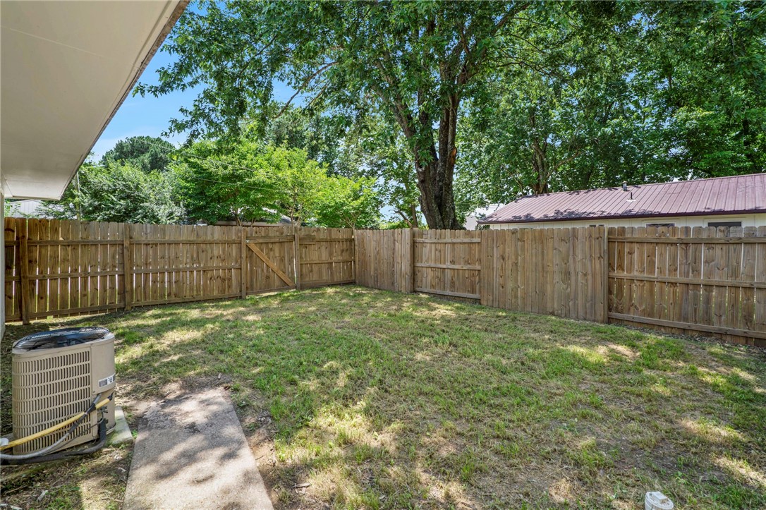 Fayetteville Outlots Annex 2000 - Residential Income