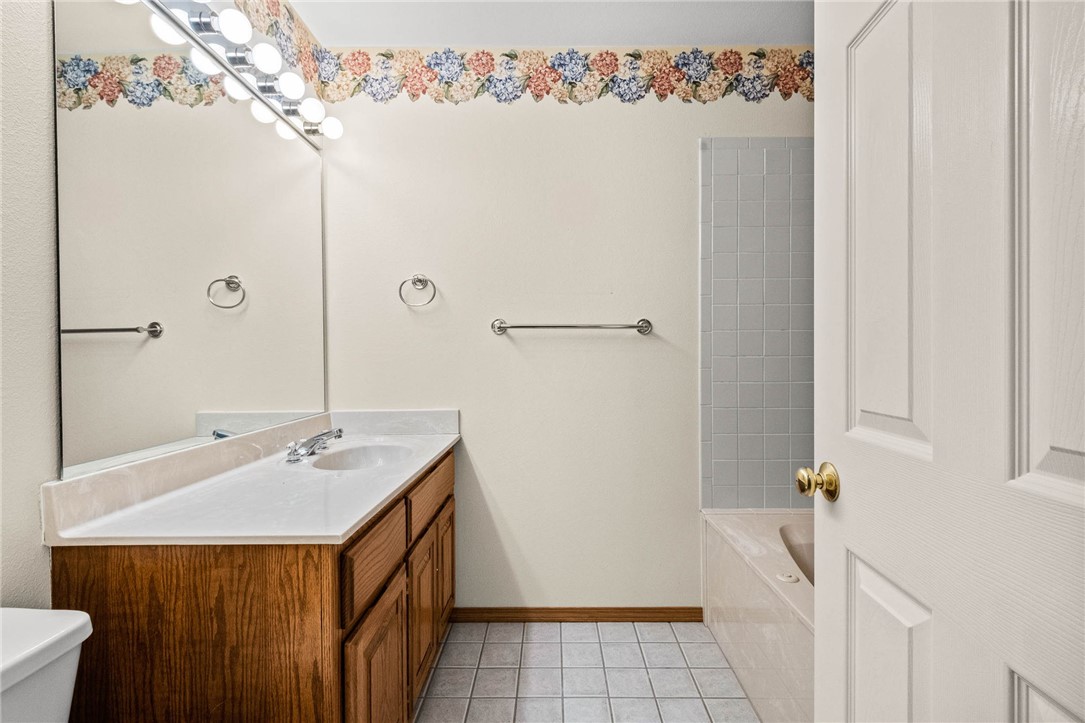 Whispering Timbers Ph 9 Rogers - Residential