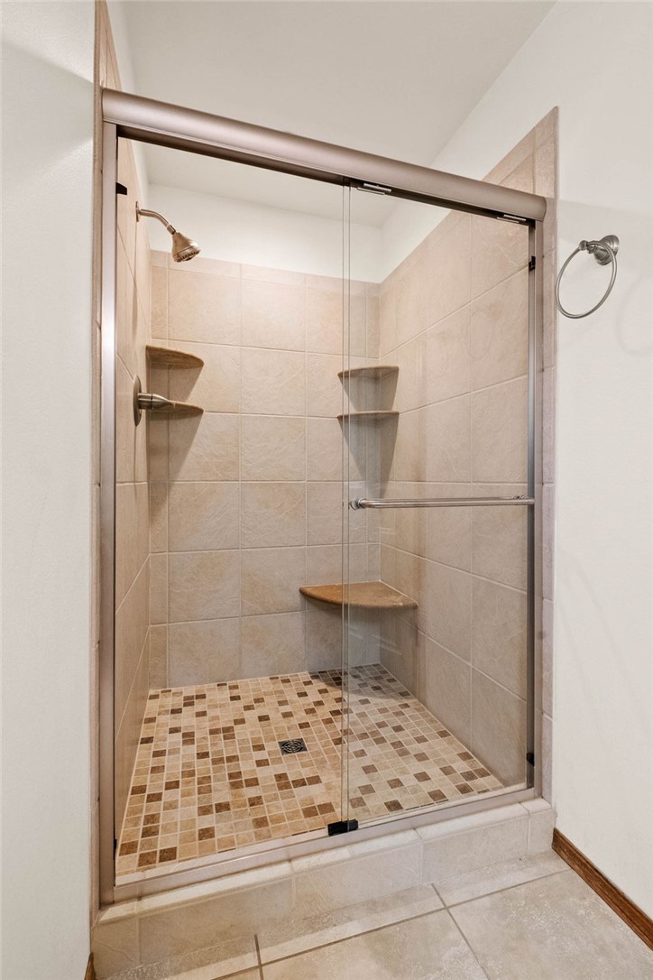 Whispering Timbers Ph 9 Rogers - Residential