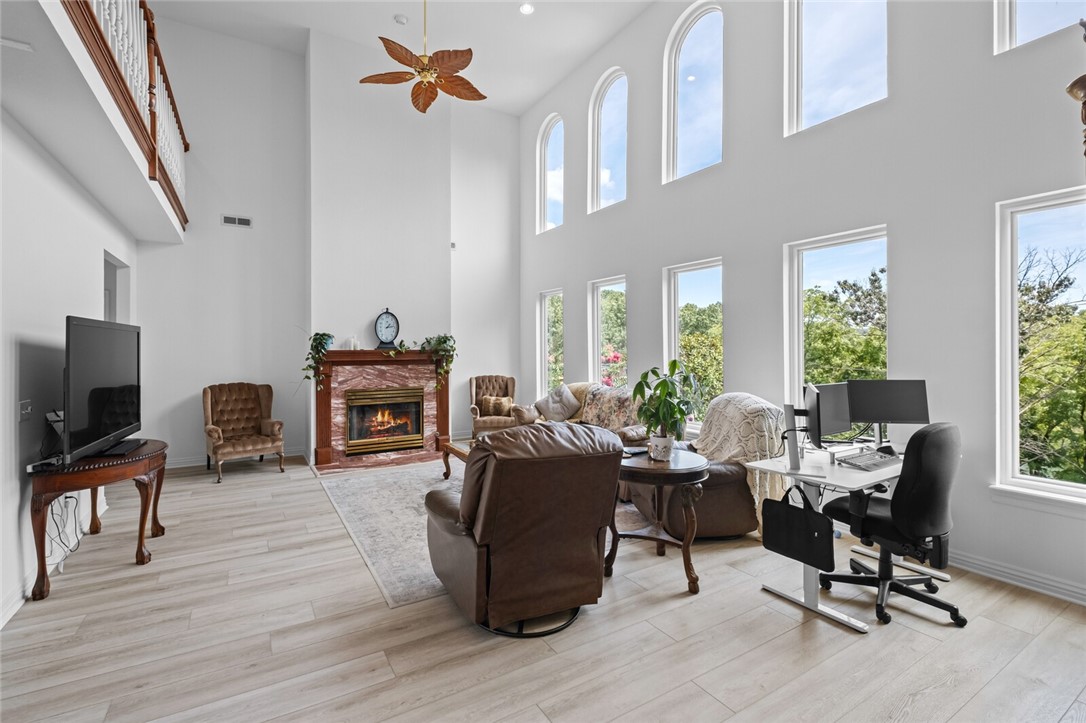 Paramount - Residential