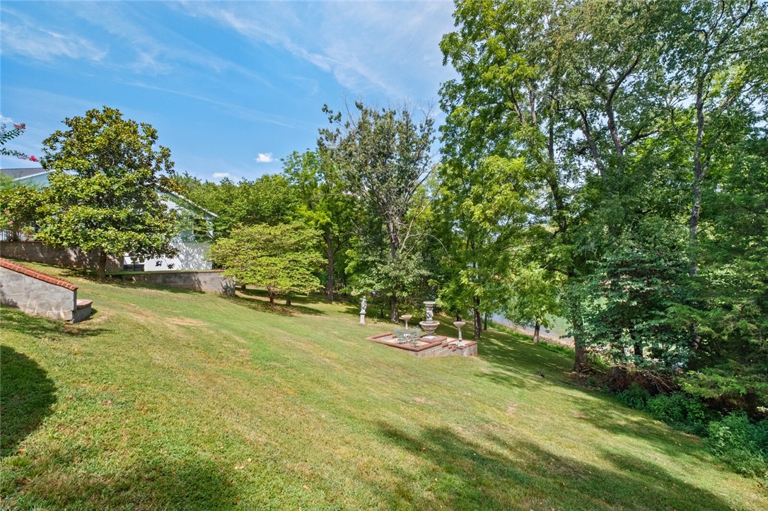 Paramount - Residential