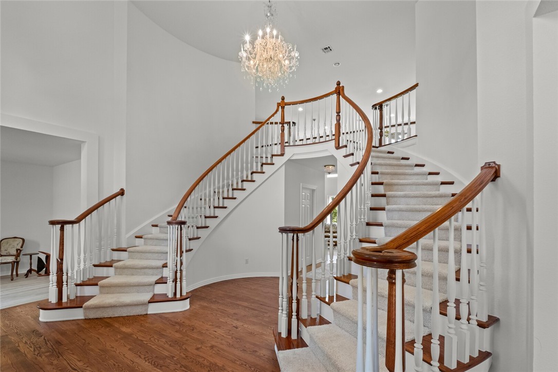 Paramount - Residential