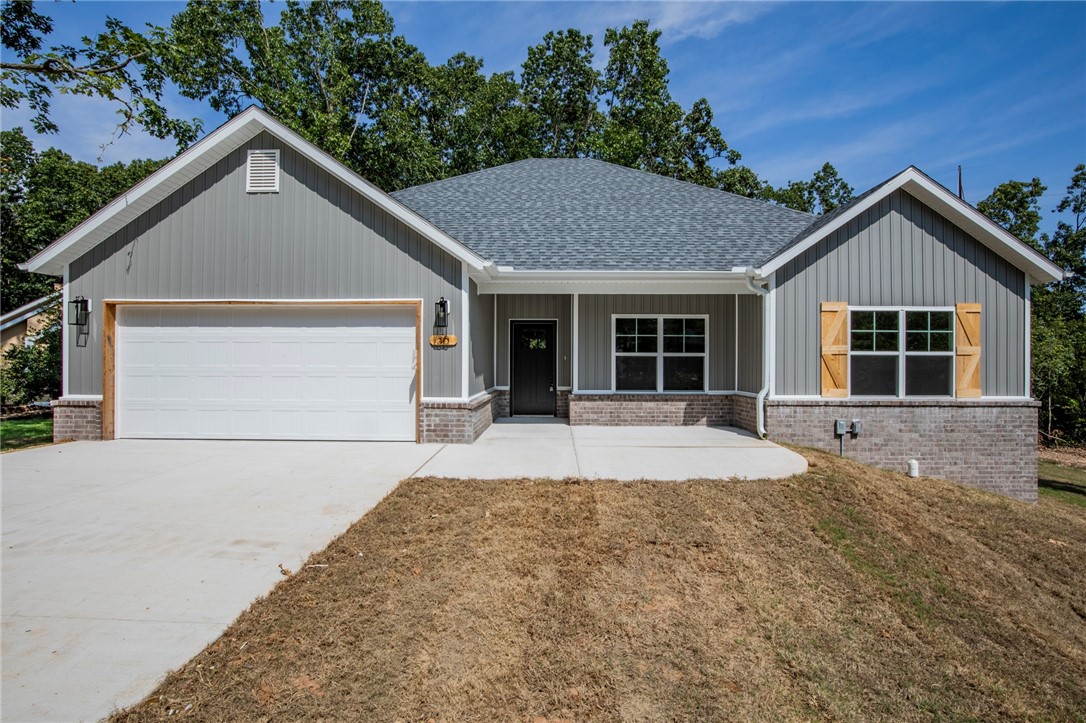 Be the first to live in this wonderful three-bedroom, two-bathroom, two car garage home just off convenient Highlands Blvd near Tiree park and boat dock! Darling craftsman style with elegant indoor details that are just waiting for your touch.
