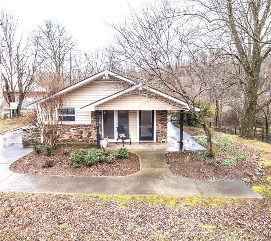 Located in the highly desirable Prairie Creek lake area near beautiful downtown Rogers and Zoned C-2, this property is also listed as Commercial (see MLS #1297259.) High traffic count and signage for a high profile business. Have your business at the front of the house and live at the back and beautifully finished basement area. Older property with significant improvements such as windows updated from original, metal fencing, Newer HVAC, hot water heater, roof 2024, carpet in residence side - laminate in office/retail area.