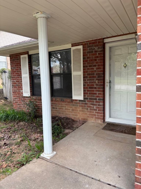 Great Location near trails in the Fayetteville School District. Property has been refreshed with new paint and new flooring. 2 Bedrooms 1.5 baths with walk-in closets in both bed rooms. 1 Car garage. No Pets and No Smoking!