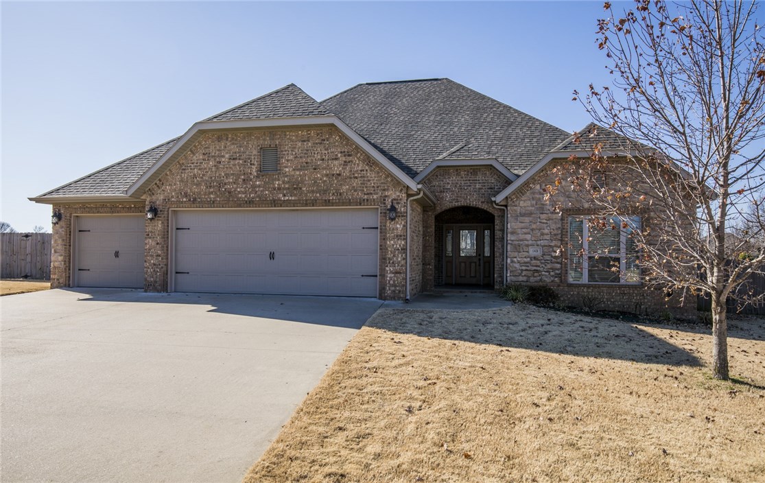Nice home in Farmington! Quick access to main street! Home features: split bedroom plan, 3 car garage, fenced yard, granite countertops, great master suite.
