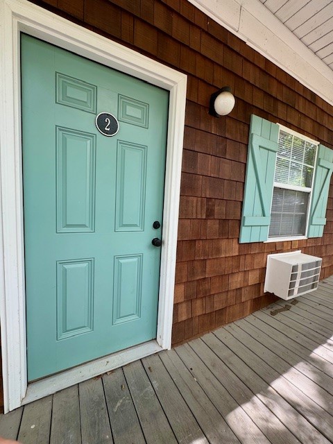 Great location! Walking distance to the U of A and close to everything Fayetteville has to offer. One bedroom, 1 bath with washer and dryer included. Updated appliances in the kitchen with LVP floors and a granite countertop, with carpet in the living room and bedroom.