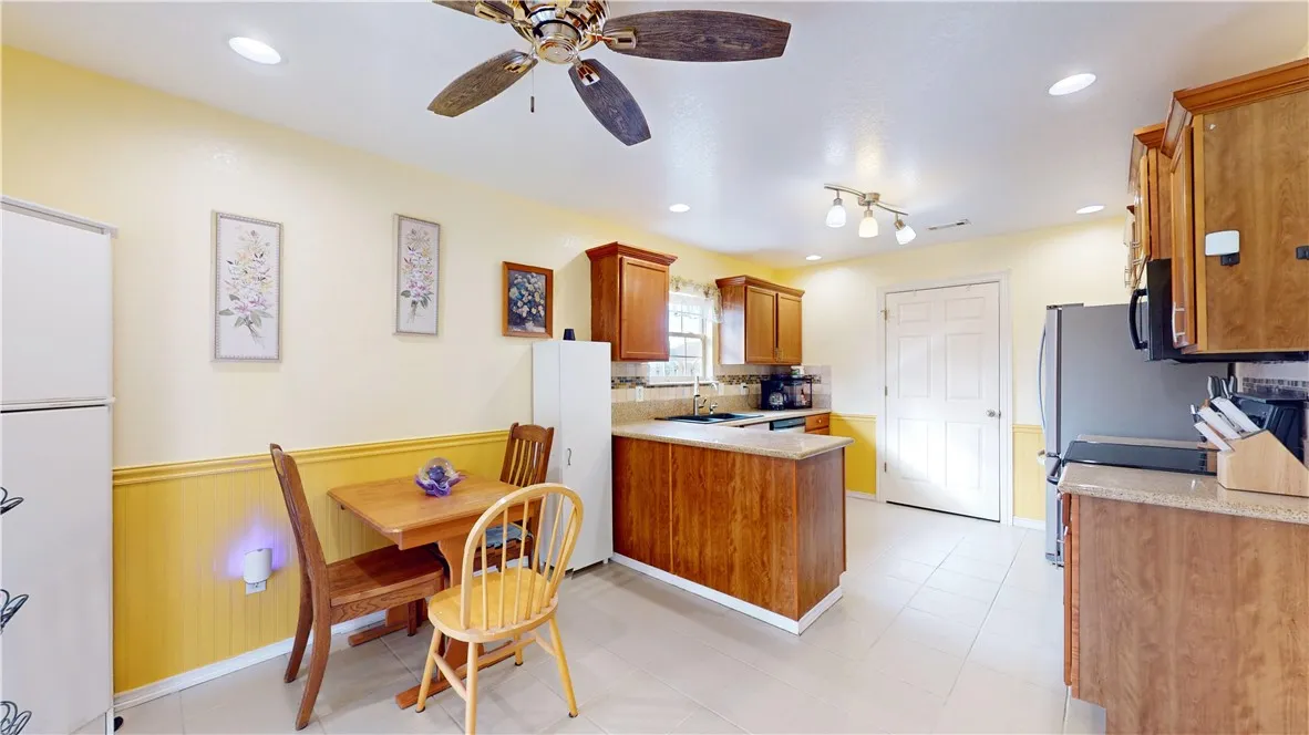 Centerton, Arkansas 72719, United States, 3 Bedrooms Bedrooms, ,2 BathroomsBathrooms,Residential,Pending,12405