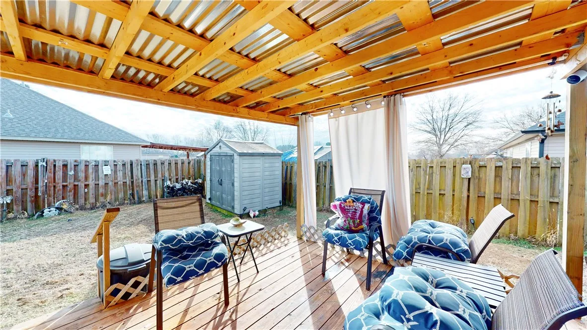 Centerton, Arkansas 72719, United States, 3 Bedrooms Bedrooms, ,2 BathroomsBathrooms,Residential,Pending,12405