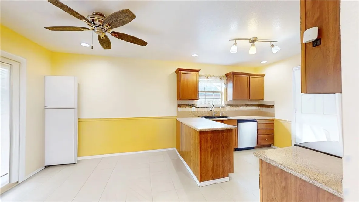 Centerton, Arkansas 72719, United States, 3 Bedrooms Bedrooms, ,2 BathroomsBathrooms,Residential,Pending,12405