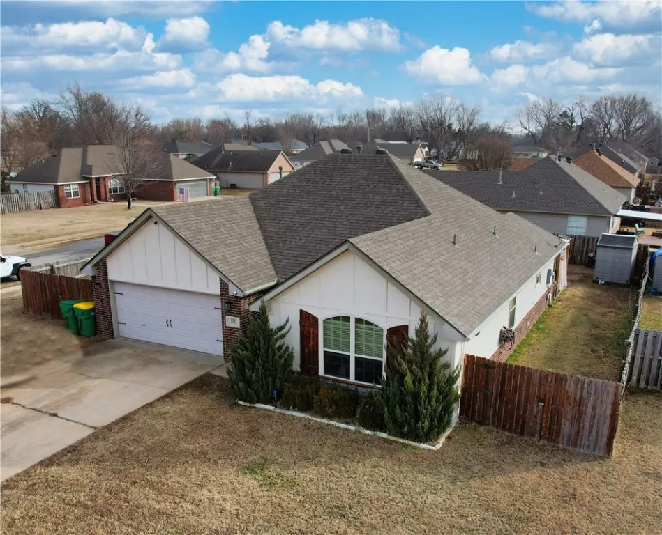 Centerton, Arkansas 72719, United States, 3 Bedrooms Bedrooms, ,2 BathroomsBathrooms,Residential,Pending,12405