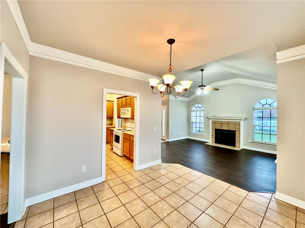 Eagle Crest Sub Springdale - Residential Lease