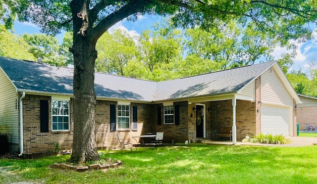 Built in 2002, with only 2 owners, the 1555 sq. ft +- brick home with attached 22’x20’ garage has been perfectly maintained. The 4 BR,2 BA home has a vaulted ceiling great room and a split floor plan. 3rd and 4th bedroom currently function as exercise room and office. All large appliances are included. Level home and lot are only a 2 minute walk to tennis/pickleball, hiking-biking trails and a lovely disc golf court. Newer dual fuel hvac and a corner fireplace, new blinds, and 2017 roof add longevity and comfort to this home. Located only 14 minutes to the University of Ar. in Fayetteville.