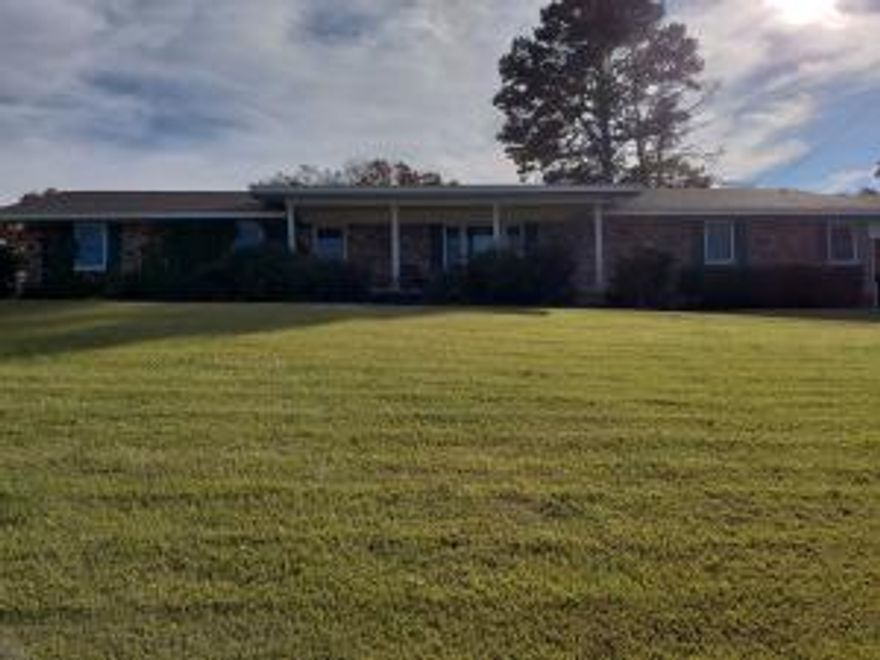 Large 4 Bedroom 3 Bath Home with a Large Shop , In ground Pool with a new Pool Liner , Pool House, Game Room with an Indoor grill area. New Alaskan Windows in 2017,  New Pex Piping in 2016, New Kitchen Appliances in 2016, New Carpet and Flooring in 2015, Large Back Patio, New Cedar Fencing in back Yard that also features a tree house.All this is situated on 2.8 Acres with breathtaking views of Nebo,and Petit Jean Mtns.,Seller wll pay up to $5,000 of buyers closing costs with an accepted offer .