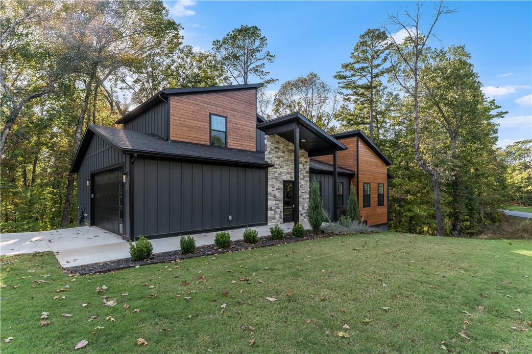 Kendal Sub Bvv - Residential Lease