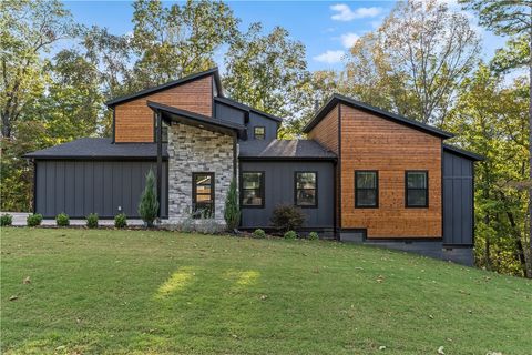 Photo of 2 Clee Lane, Bella Vista, AR 72714 (MLS # 1326212) Photo of 2 Clee Lane, Bella Vista, AR 72714 (MLS # 1326212)