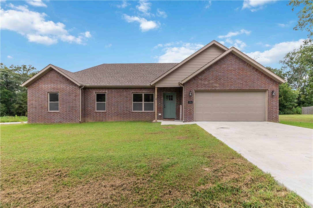 Welcome to this well-maintained 3-bedroom, 2-bath home built in 2023, just down the road from Loch Lomond. This home features LVP flooring throughout, open-concept kitchen, granite countertops, plentiful cabinet space, and a brand-new dishwasher. Step outside to a covered patio and a large flat backyard, ideal for outdoor entertaining or simply relaxing at home. Located in the heart of Bella Vista, this home offers more than just a great layout, you can easily access country clubs, fitness centers, swimming pools, scenic trails, and more.