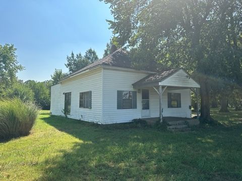 Unimproved Land in Gentry AR Hwy 12 1.jpg