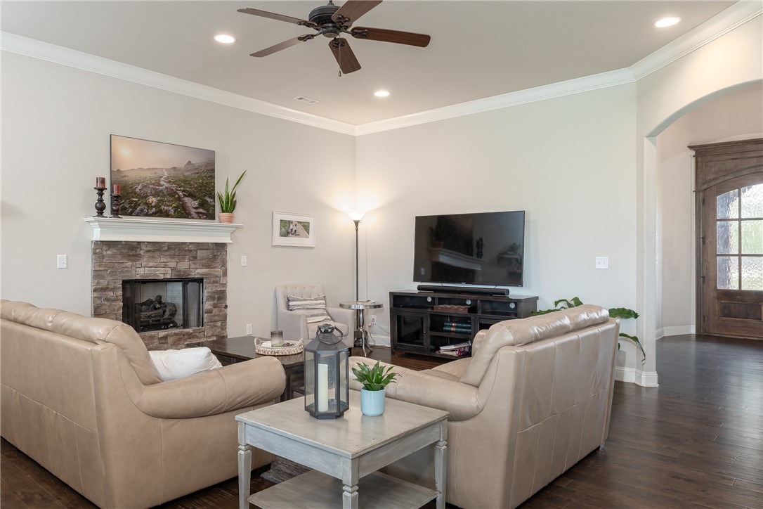 Waterford Estates At Hissom Ranch - Residential