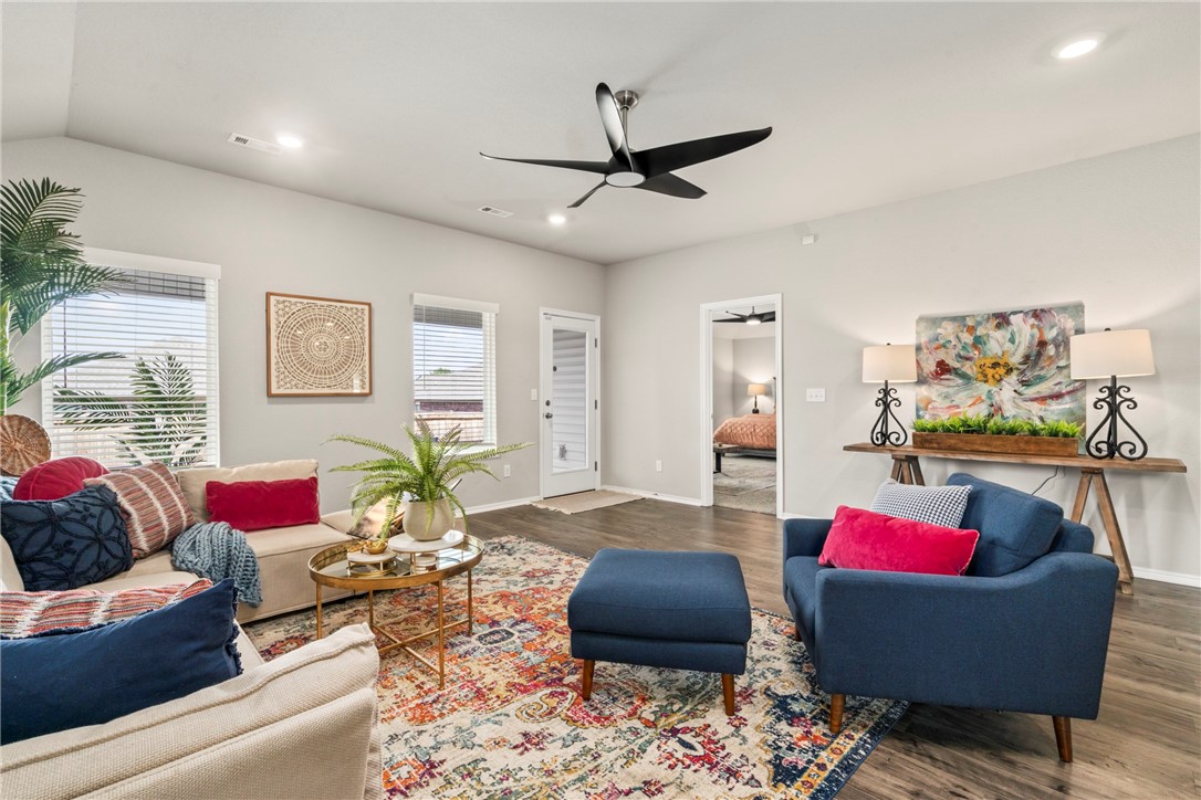 Pioneer Woods Sub Ph 4 Gentry - Residential