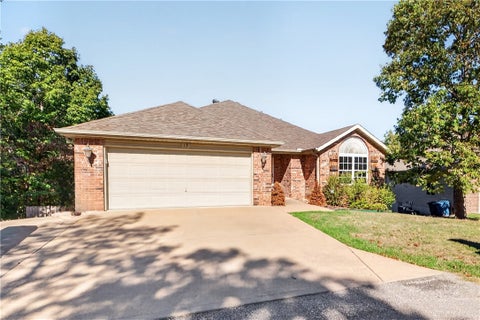 Photo of 13 Brittany Lane, Bella Vista, AR 72714 (MLS # 1364926)