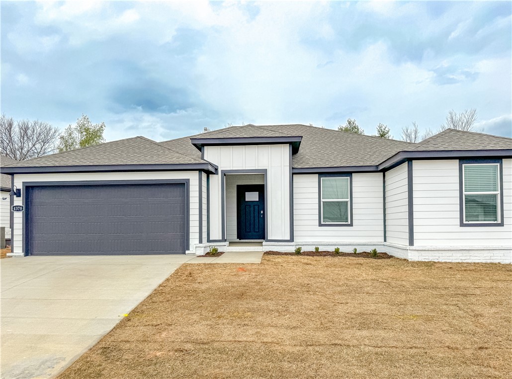 Brand new 3 bed, 2 full bath, home in the heart of Fayetteville! Home features high end luxury vinyl plank flooring, spacious open/split floor plan, quartz countertops, stainless steel appliances, covered back porch, large fenced in yard that backs up to open field, tankless hot water heater, and so much more! Home is convenient to i49, HWY 112, shopping, dining, holt & Holcomb schools, trails, university of Arkansas, and so much more!