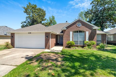 Photo of 409 N 39th Place, Rogers, AR 72756 (MLS # 1343804)