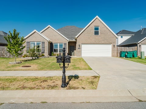 Photo of 460 Poplar Road, Centerton, AR 72719 (MLS # 1360715)