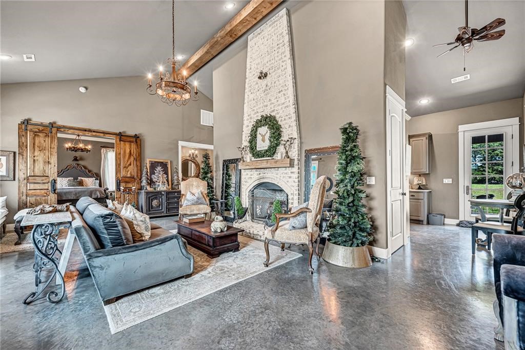 01-18-31-Cave Springs - Residential