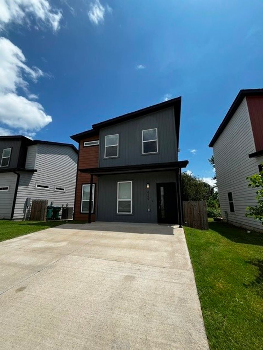Welcome to 620 Pacific Avenue, a gorgeous modern Bentonville home in a swiftly growing neighborhood. Ready for immediate move in - Unit comes pre-installed with a washer/dryer set, refrigerator, dishwasher, and microwave.

Key Features:

Modern Amenities Included: Refrigerator, oven, dishwasher, microwave, and in-unit washer/dryer.
Prime Location: Easy access to Bentonville and Centerton, perfect for commuting or exploring the area.
Hassle-Free Living: Enjoy a low-maintenance lifestyle— no yard work required!
Pet-Friendly: Pets are welcome, and the neighborhood dog park is just steps away.

Available immediately! Don’t wait, these rental units go fast —contact us today to schedule a tour of your future home!