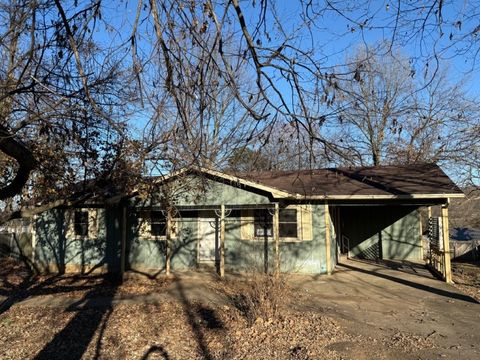 Photo of 503 Madison Street, Huntsville, AR 72740 (MLS # 1332254)