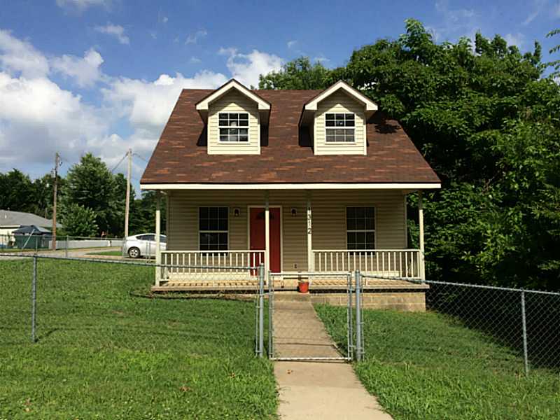 Newer roof, windows, kitchen cabinets, carpets. Attic framed in for 3 additional rooms -ready for finishing. Fenced yard for the kiddos or pets. Walker Parker directly across the street.,Close to UofA.