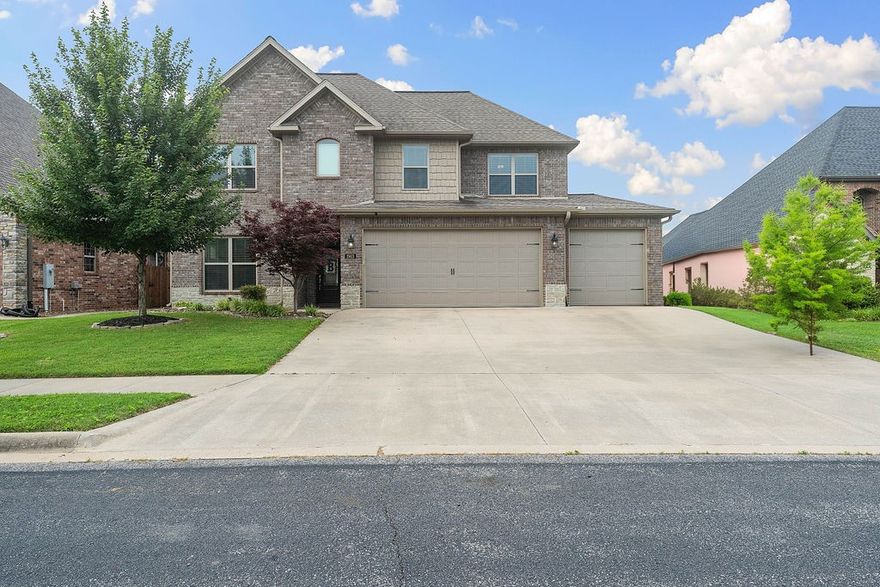 One-owner home in Willowbrook school district! Spacious 4 bed, 4 bath home with game room, office & 3 car garage. The expansive kitchen is complete with a 5-burner gas cooktop, ample cabinets, and an oversized island. The primary suite has a spa-inspired bath and a unique walk-through laundry room that connects directly to the master closet for ultimate convenience. Upstairs, youāll find a spacious game room and three additional bedrooms, offering plenty of room for guests. Enjoy relaxing evenings outdoors under the covered patio. Walking distance to Bentonville Community Center.