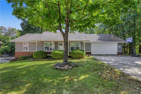 Photo of 21 Thackery Lane, Bella Vista, AR 72714 (MLS # 1358103)