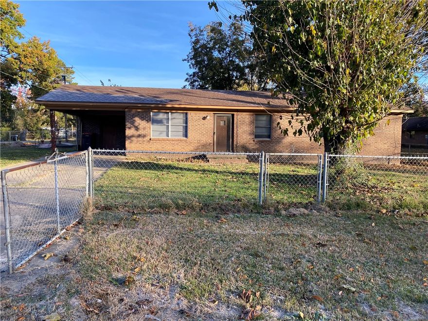 Great Investment Property!!  This Brick 3BR/1BA home on a level corner lot with a storm shelter and fenced yard could be your next rental or one to flip.  Or with a little TLC, could be your very own home.
Being sold "AS IS".