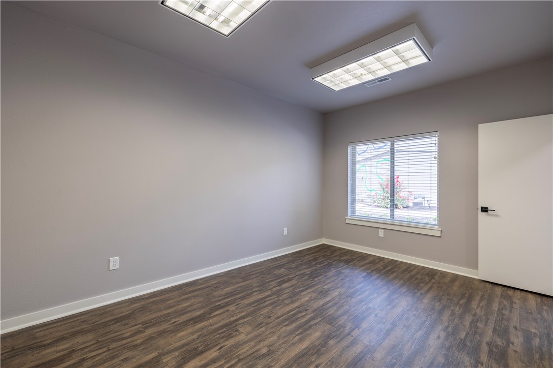 Dunn & Davis Add Bentonville - Commercial Lease