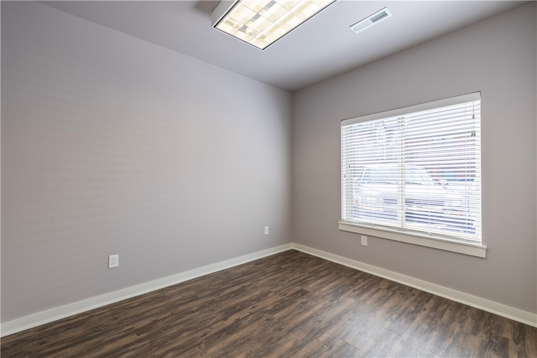 Dunn & Davis Add Bentonville - Commercial Lease